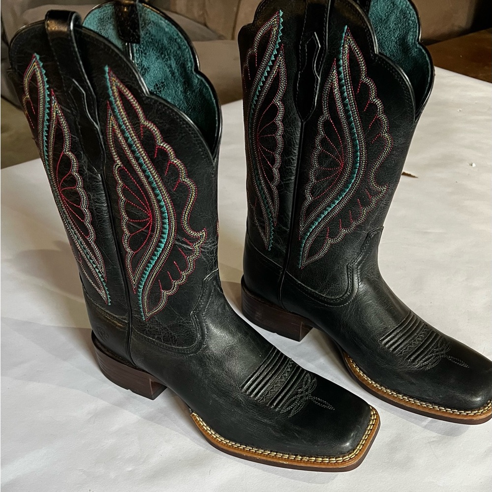 NWOT Ariat Black Boots with Teal and Red Embroidery